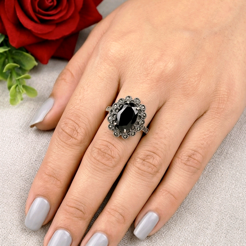 Mytys Retro Marcasite Silver Ring